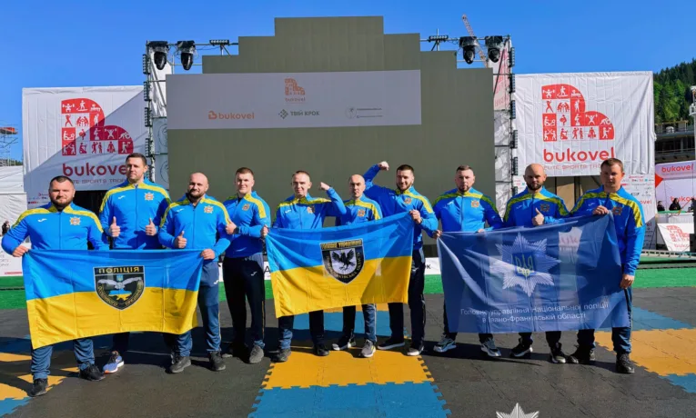 Поліцейські Івано-Франківщини вибороли нагороди на престижному турнірі в Буковелі