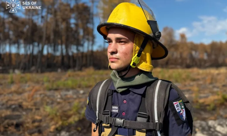 Рятує Францію у 19 років: історія наймолодшого рятувальника з Прикарпаття