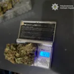 На Прикарпатті викрили 25-річного чоловіка, який збував канабіс