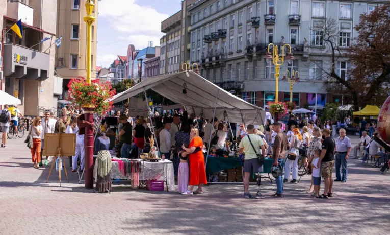 Продукція, послуги та власні справи: в Івано-Франківську відбувся ветеранський ярмарок