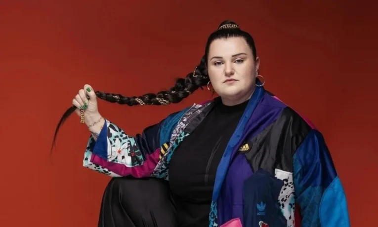 «Втомилася жити в потягах»: реперка alyona alyona розповіла про переїзд до Франківська