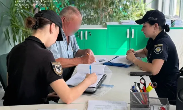 $100 за «складений» іспит: у Франківську чоловік намагався підкупити екзаменатора