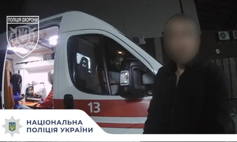 У Франківську в магазині нетверезий чоловік намагався влаштувати бійку з поліцейськими